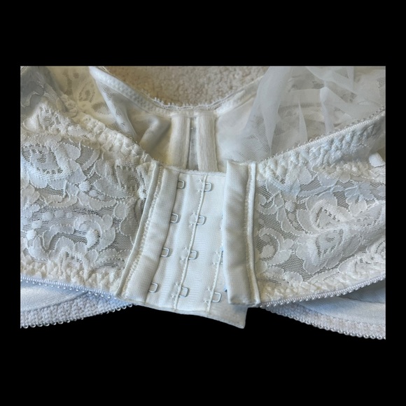 Bali Women’s White Lace Underwire Bra 38DD - Picture 7 of 12